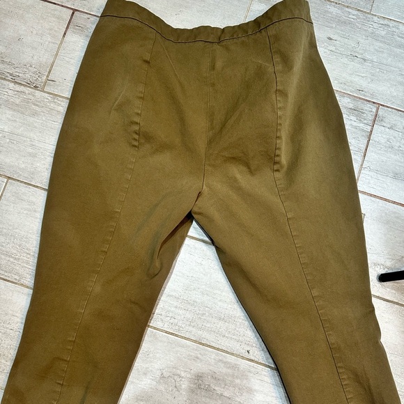 Everlane Utility Pants | Size 16 | Army Green | Seamed Back - Picture 2 of 5